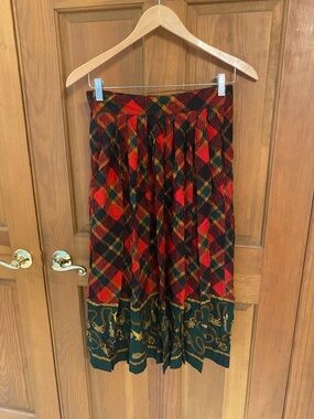 Vintage Sag Harbor Red and Green Patterned Pleated Midi Skirt